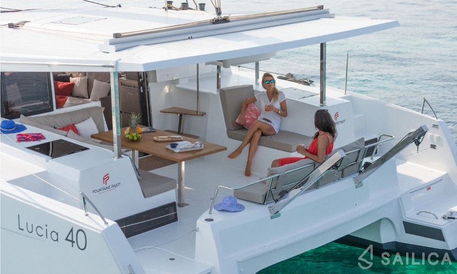 Lucia 40 - 3 cab. - Yacht Charter Sailica