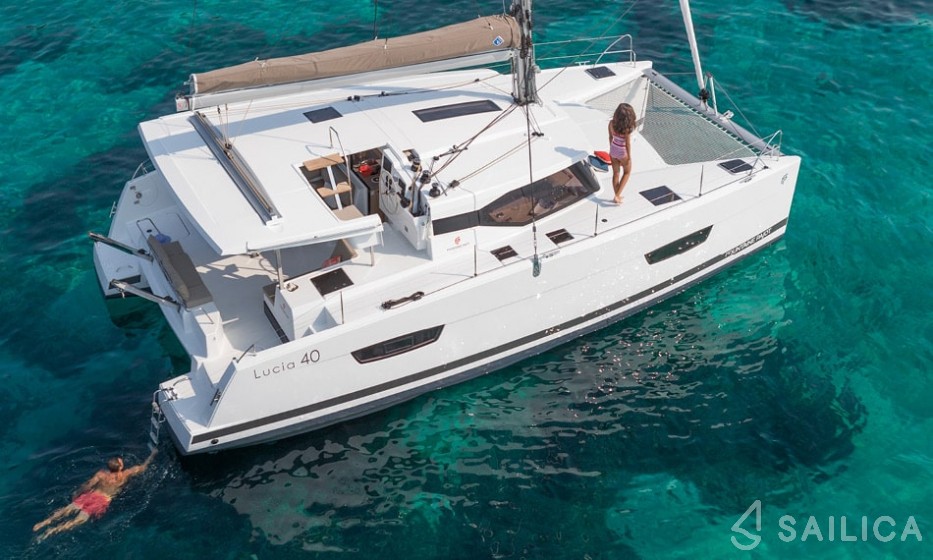 Lucia 40 - 3 cab. - Yacht Charter Sailica