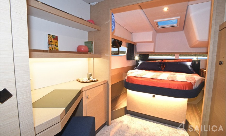 Lucia 40 - 3 cab. - Yacht Charter Sailica