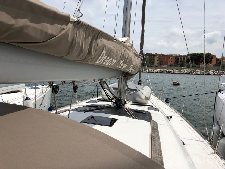 Dufour 460 GL - Yacht Charter Sailica