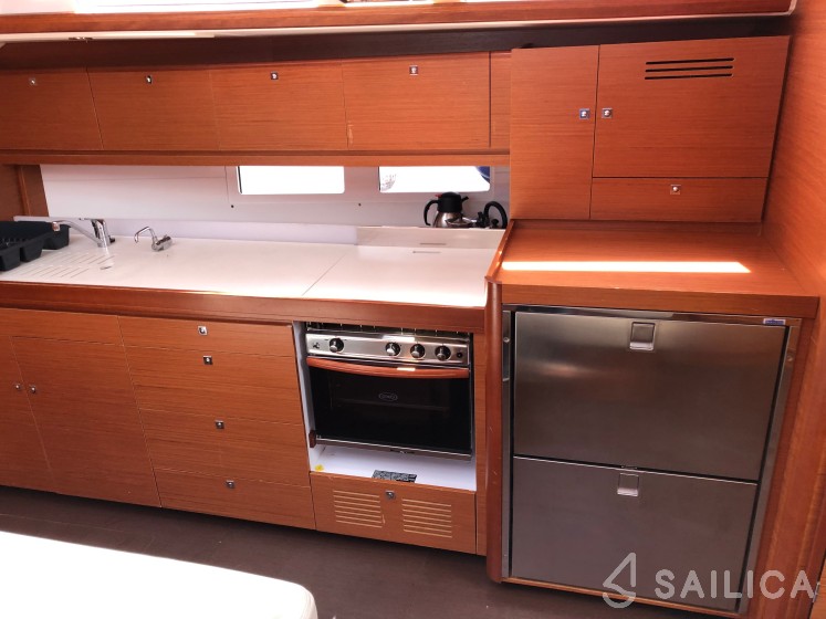Dufour 460 GL - Yacht Charter Sailica