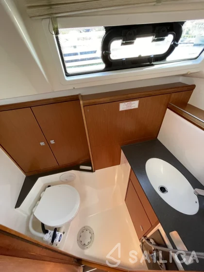 Bavaria 37 Cruiser - Yacht Charter Sailica