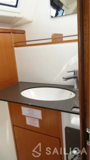Bavaria 37 Cruiser - Yacht Charter Sailica