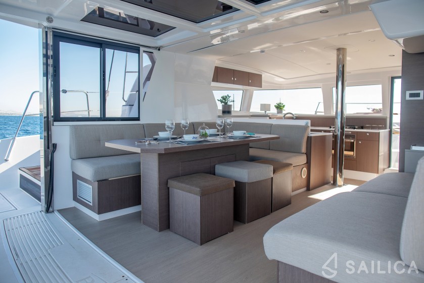 Bali 4.2 - Yacht Charter Sailica