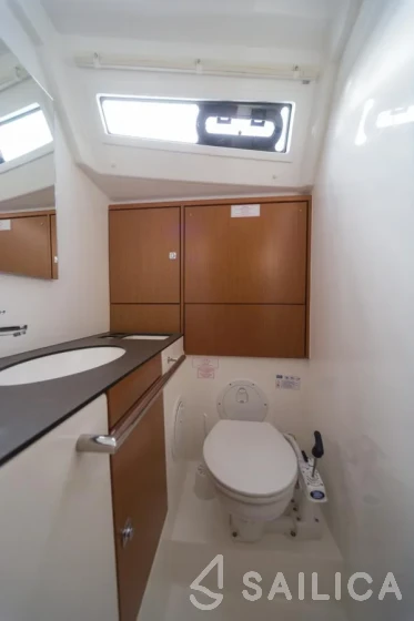 Bavaria 46 Cruiser - Yacht Charter Sailica