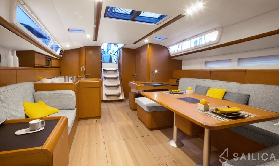 Sun Odyssey 519 - Yacht Charter Sailica