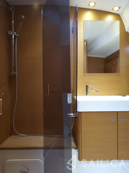 Sun Odyssey 519 - Yacht Charter Sailica