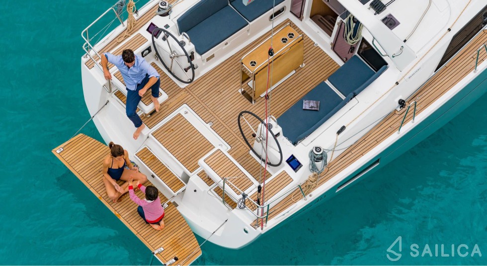 Oceanis 41.1 - Yacht Charter Sailica
