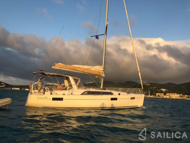 Oceanis 41.1 - Photo #22 Oceanis 41.1 - Yacht Charter Sailica