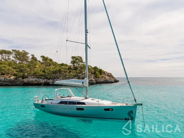 Oceanis 41.1 - Photo #35 Oceanis 41.1 - Yacht Charter Sailica
