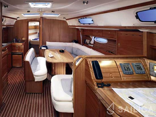 Bavaria 42 Cruiser - Yacht Charter Sailica