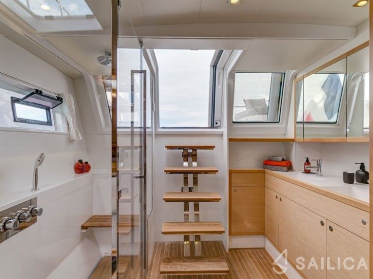 Lagoon 620 - Yacht Charter Sailica