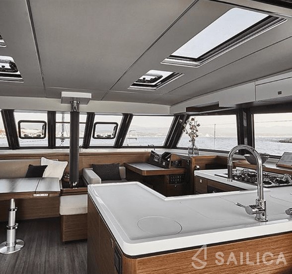 Nautitech 46 Fly - 3 + 1 cab. - Yacht Charter Sailica