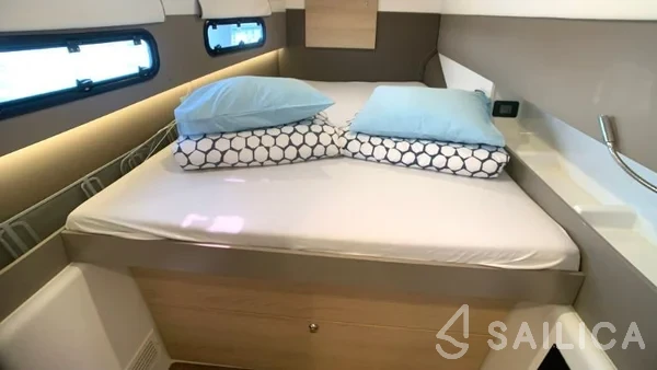Bali 4.3 - Yacht Charter Sailica