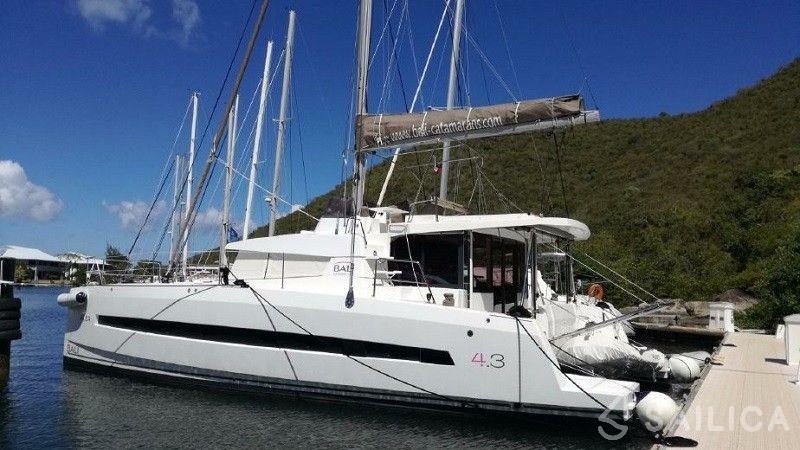 Bali 4.3 - Yacht Charter Sailica