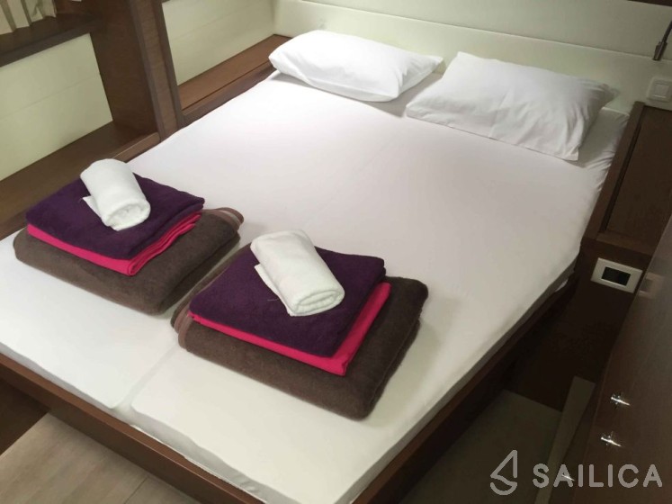 Lagoon 52F - Yacht Charter Sailica