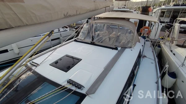 Dufour 412 GL - Yacht Charter Sailica