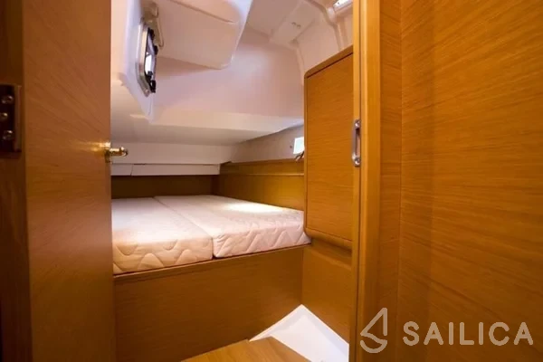 Sun Odyssey 449 - Yacht Charter Sailica