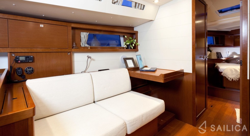 Oceanis 48 - Yacht Charter Sailica