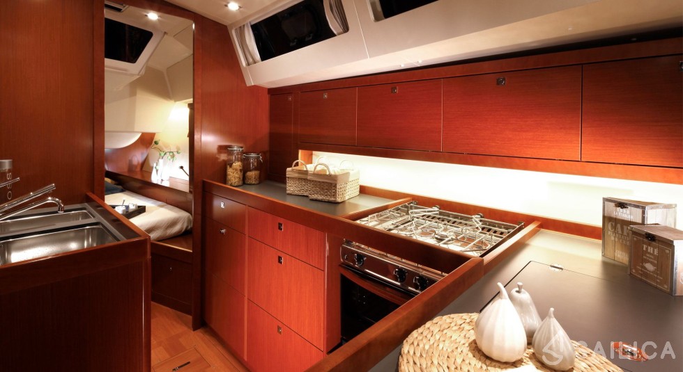 Oceanis 48 - Yacht Charter Sailica