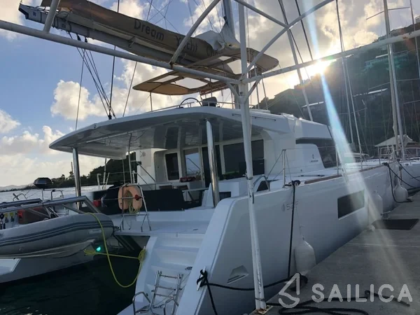 Lagoon 52F - Yacht Charter Sailica