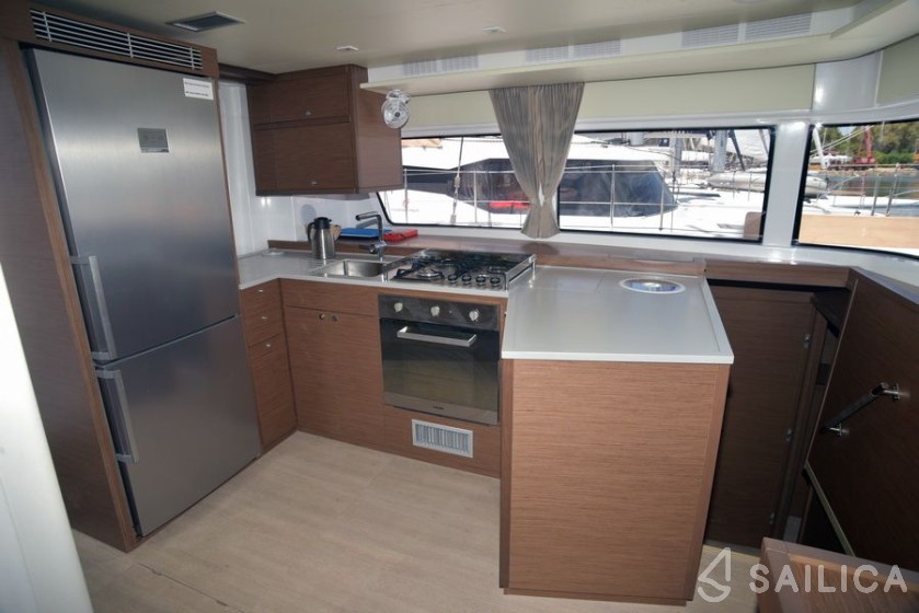 Lagoon 52F - Yacht Charter Sailica