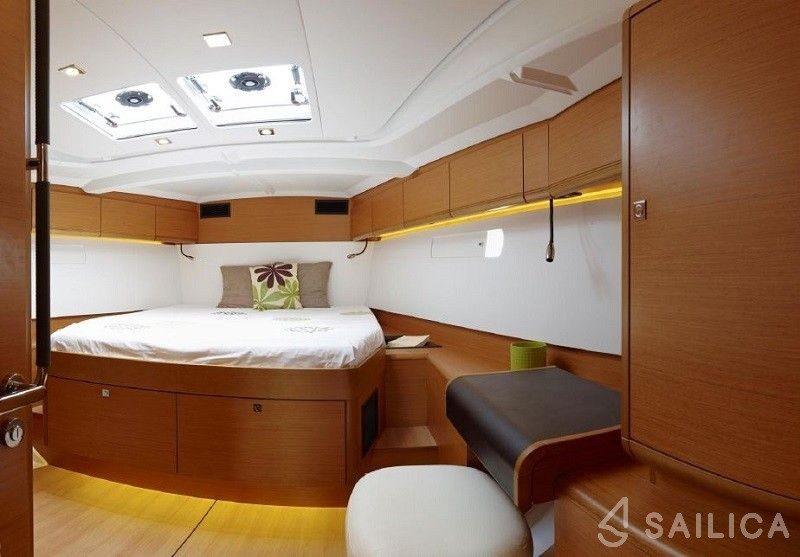 Sun Odyssey 519 - Yacht Charter Sailica