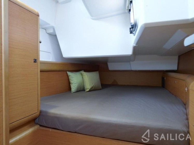 Sun Odyssey 519 - Yacht Charter Sailica