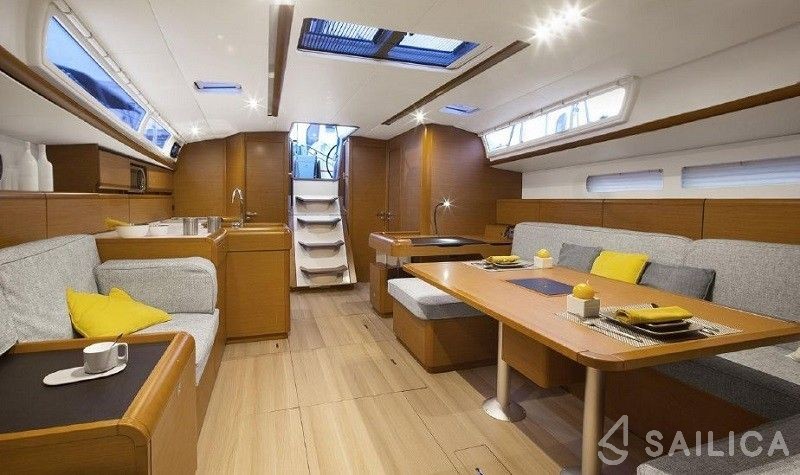 Sun Odyssey 519 - Yacht Charter Sailica