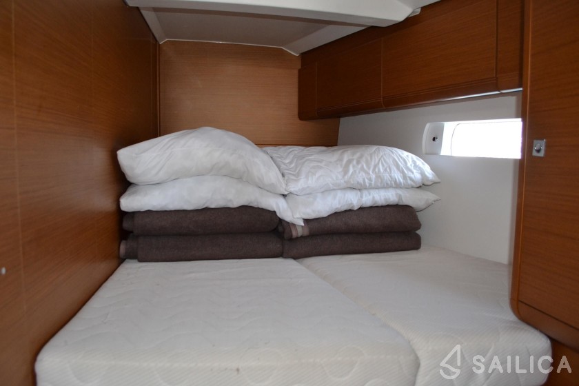 Sun Odyssey 519 - Yacht Charter Sailica