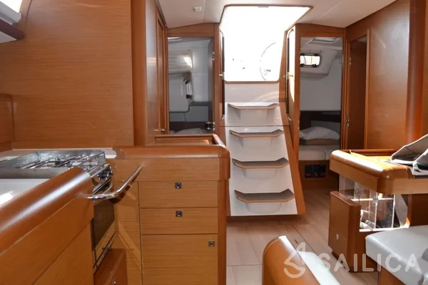 Sun Odyssey 519 - Yacht Charter Sailica