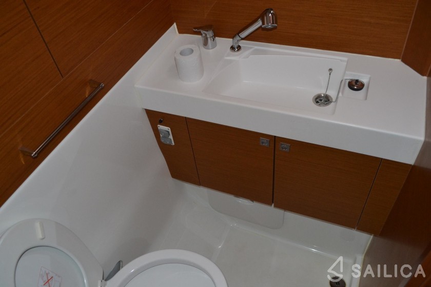 Sun Odyssey 519 - Yacht Charter Sailica