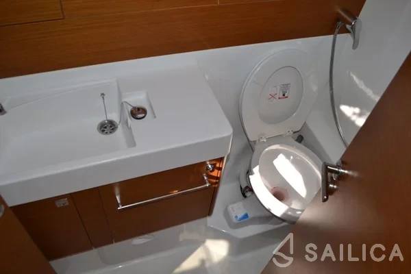 Sun Odyssey 519 - Yacht Charter Sailica