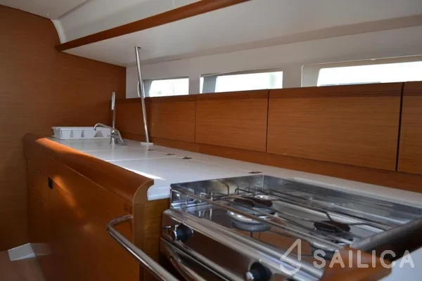 Sun Odyssey 519 - Yacht Charter Sailica