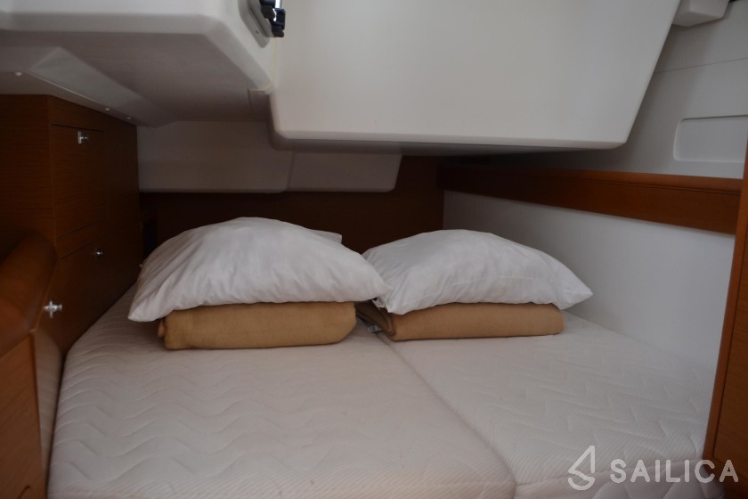 Sun Odyssey 519 - Yacht Charter Sailica