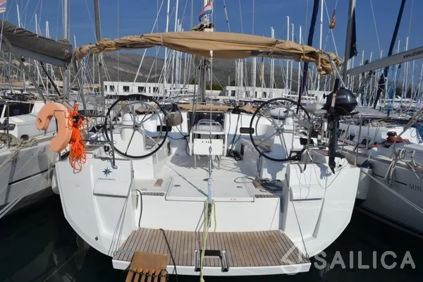 Sun Odyssey 519 - Yacht Charter Sailica