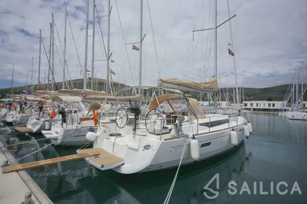 Sun Odyssey 519 - Yacht Charter Sailica