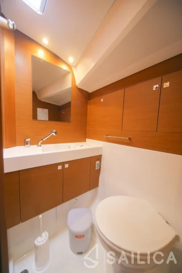 Sun Odyssey 519 - Yacht Charter Sailica