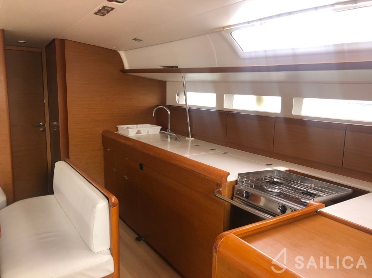 Sun Odyssey 519 - Yacht Charter Sailica