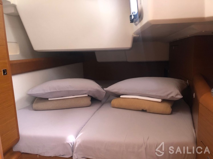 Sun Odyssey 519 - Yacht Charter Sailica