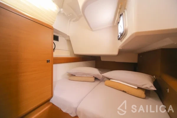 Sun Odyssey 519 - Yacht Charter Sailica
