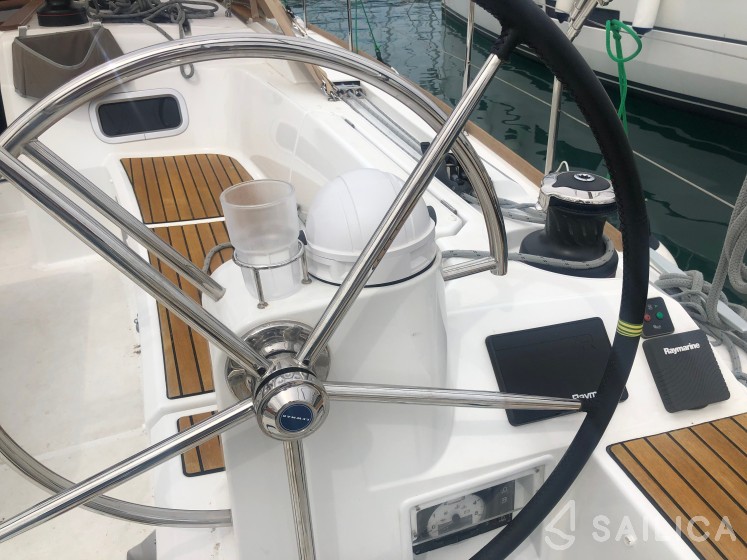 Sun Odyssey 519 - Yacht Charter Sailica