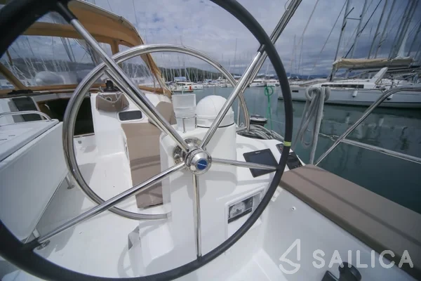 Sun Odyssey 519 - Yacht Charter Sailica