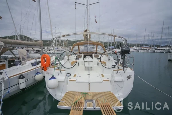 Sun Odyssey 519 - Yacht Charter Sailica