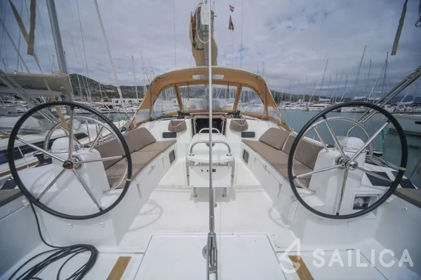 Sun Odyssey 519 - Yacht Charter Sailica