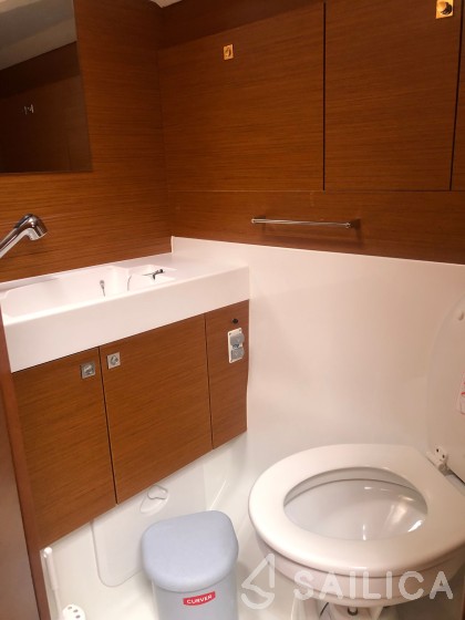 Sun Odyssey 519 - Yacht Charter Sailica