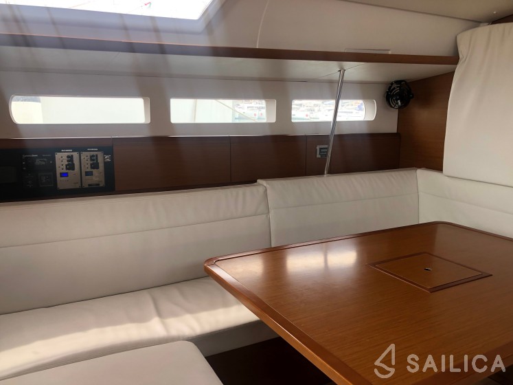 Sun Odyssey 519 - Yacht Charter Sailica