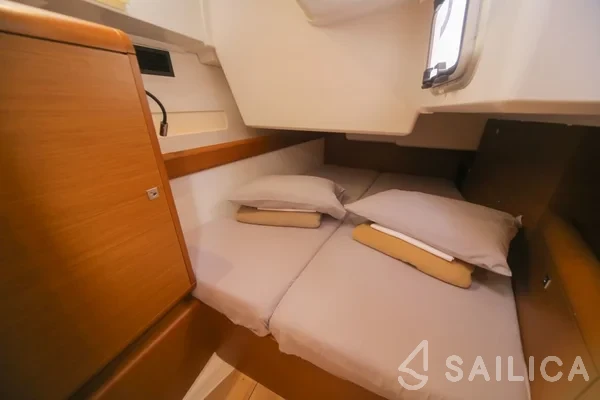 Sun Odyssey 519 - Yacht Charter Sailica
