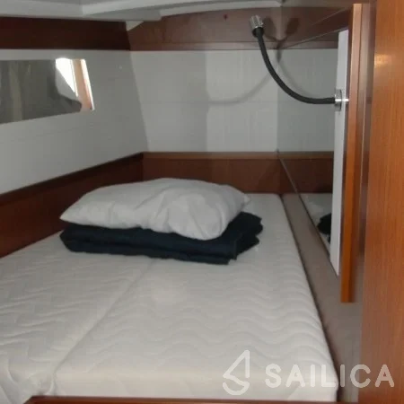 Oceanis 48 - Yacht Charter Sailica
