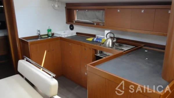 Oceanis 48 - Yacht Charter Sailica